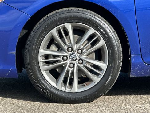 Used 2015 Toyota Camry SE w/ Moonroof Package image 28