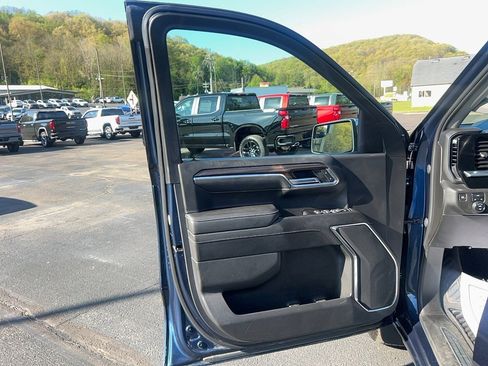 Used 2022 Chevrolet Silverado 1500 LT image 11