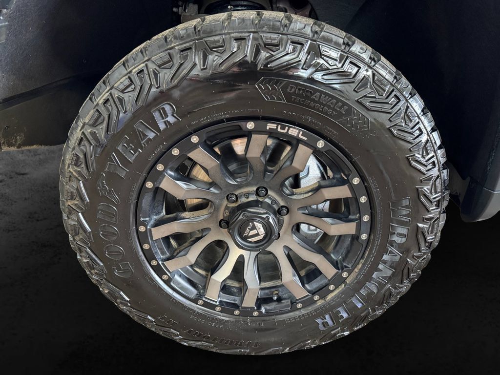 Used 2024 GMC Sierra 1500 AT4X AWD/4WD image 9