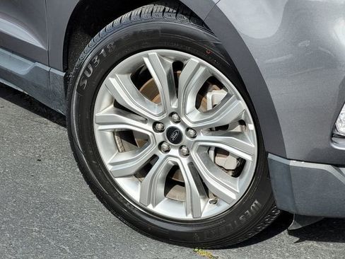 Used 2024 Ford Edge Titanium image 12