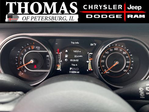 Used 2018 Jeep Wrangler Unlimited Sahara w/ Cold Weather Group AWD/4WD image 16