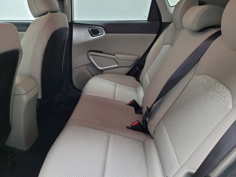 Used 2022 Kia Soul LX image 18