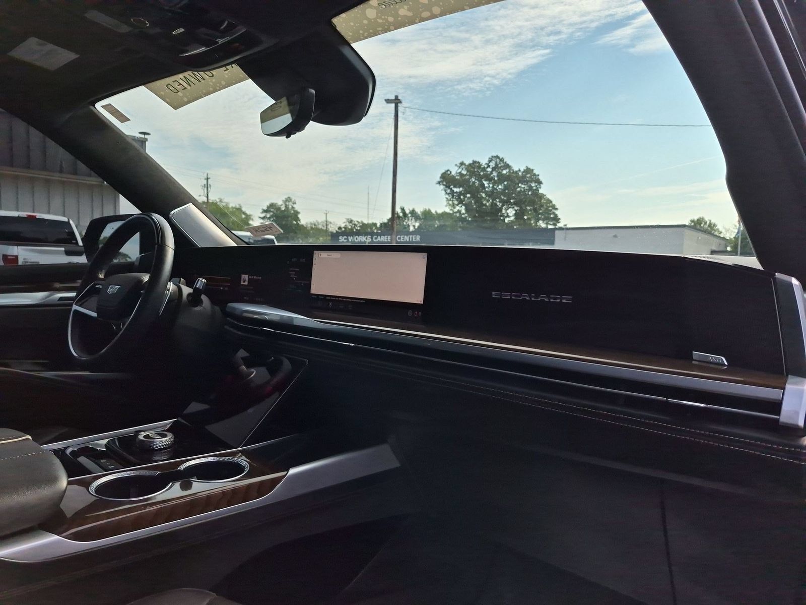 Certified 2025 Cadillac Escalade ESV Sport Platinum AWD/4WD image 31