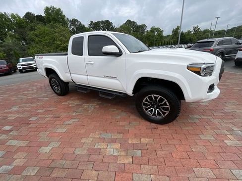 Used 2023 Toyota Tacoma TRD Sport w/ TRD Premium Sport Package AWD/4WD image 37