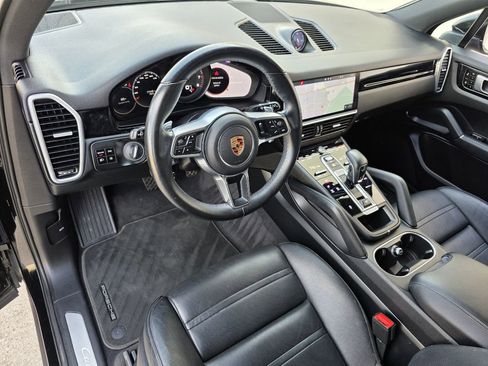Used 2020 Porsche Cayenne image 12