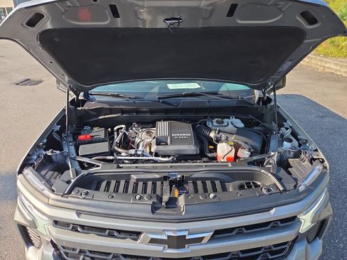 Used 2025 Chevrolet Silverado 1500 RST w/ Convenience Package II AWD/4WD image 18