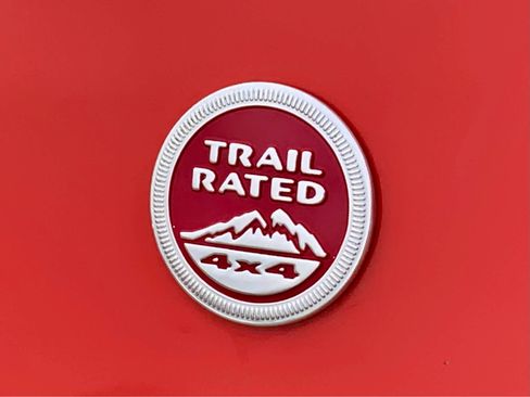 Used 2021 Jeep Cherokee Trailhawk image 18