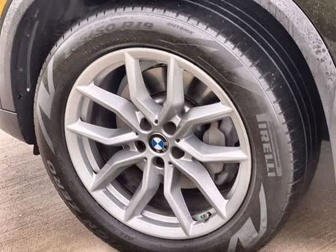 Used 2022 BMW X5 sDrive40i w/ Premium Package image 9