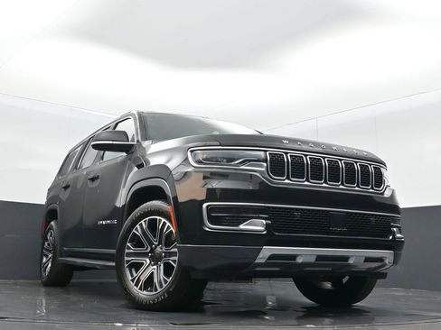 Used 2022 Jeep Wagoneer Series III w/ Flexible Seating Group image 33