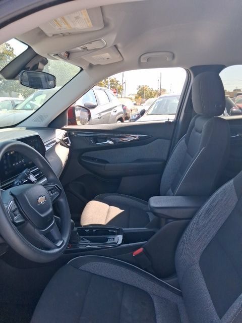 Used 2025 Chevrolet TrailBlazer LT FWD image 12