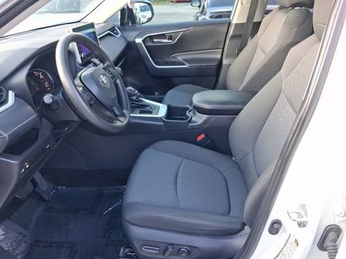 Used 2024 Toyota RAV4 XLE w/ Convenience Package FWD image 12