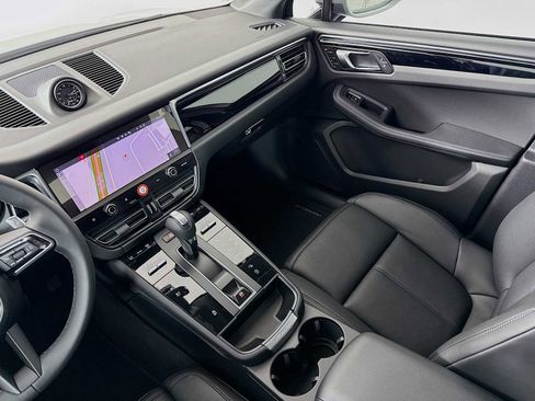 New 2026 Porsche Macan image 26