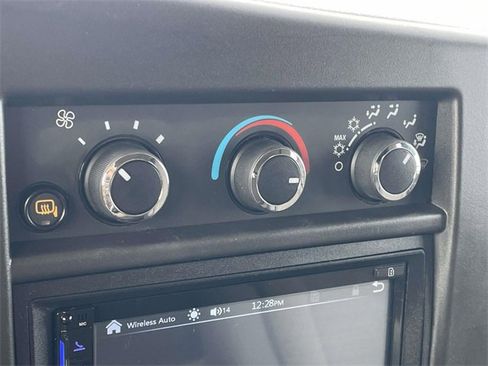 Used 2020 Chevrolet Express 3500 LT w/ LT Preferred Equipment Group image 17