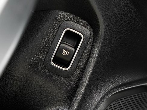 Used 2025 Mercedes-Benz CLA 250 image 40