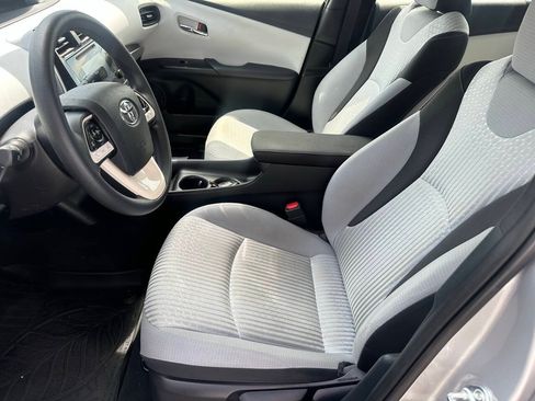 Used 2018 Toyota Prius One FWD image 11