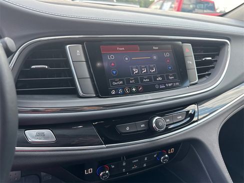 Certified 2021 Buick Enclave Essence image 30