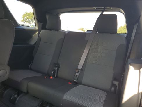 Used 2023 Chevrolet Traverse LT image 13