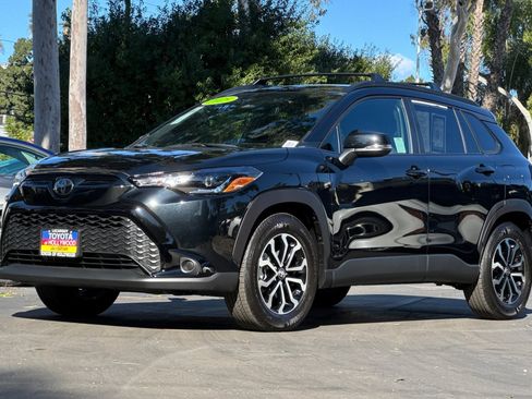 Certified 2025 Toyota Corolla Cross SE image 8