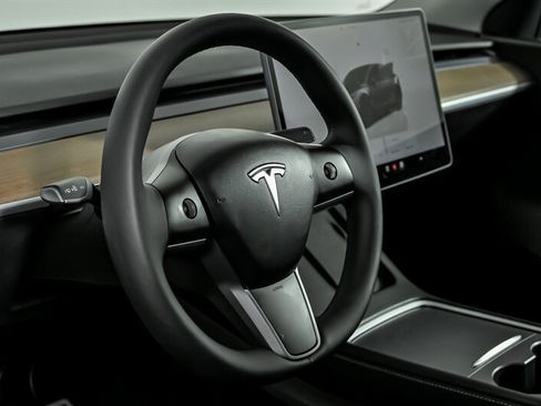 Used 2022 Tesla Model Y Performance AWD/4WD image 21