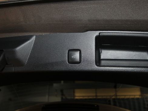 Used 2025 Ford Escape SE FWD image 38