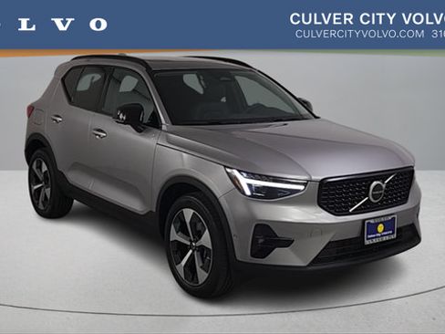 Certified 2026 Volvo XC40 B5 Plus w/ Climate Package AWD/4WD image 1