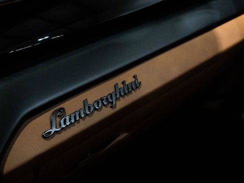 Used 2023 Lamborghini Urus S AWD/4WD image 59