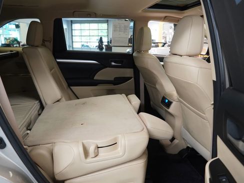 Used 2015 Toyota Highlander XLE AWD/4WD image 33