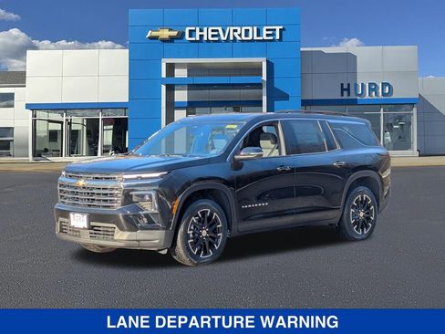 New 2025 Chevrolet Traverse LT w/ Enhanced Driving Package image 8