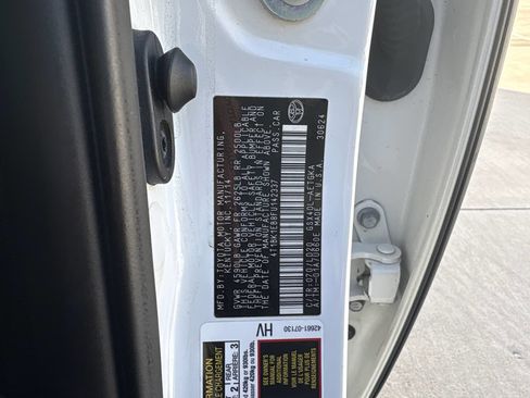 Used 2015 Toyota Avalon XLE image 26