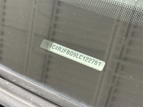 Used 2020 Jeep Grand Cherokee Limited image 29