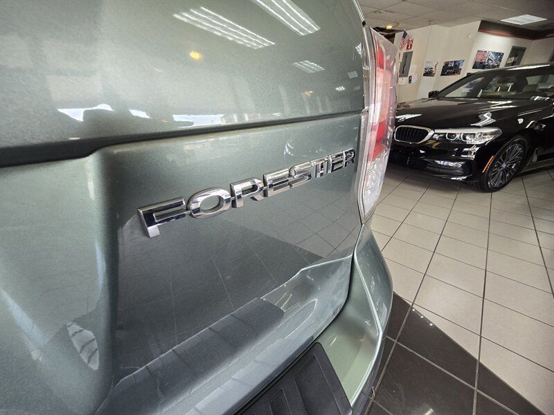 Used 2017 Subaru Forester 2.5i Limited AWD/4WD image 32