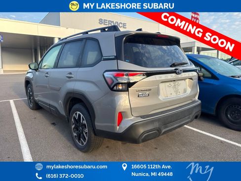 Used 2025 Subaru Forester Premium AWD/4WD image 6