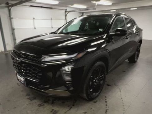 Certified 2024 Chevrolet Trax ACTIV w/ Sunroof Package FWD image 4