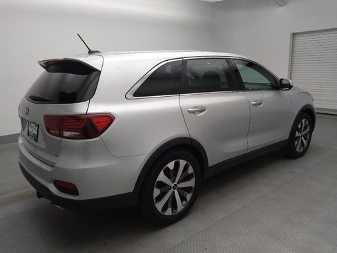 Used 2020 Kia Sorento LX image 9