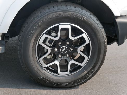 Used 2023 Ford Bronco Outer Banks AWD/4WD image 13