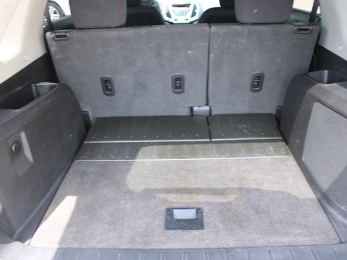 Used 2010 GMC Terrain SLE FWD image 21