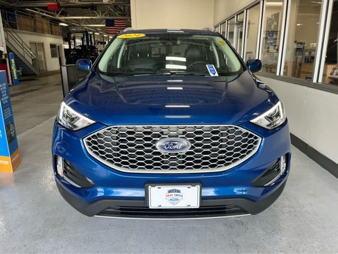 Used 2024 Ford Edge SEL w/ Convenience Package AWD/4WD image 3