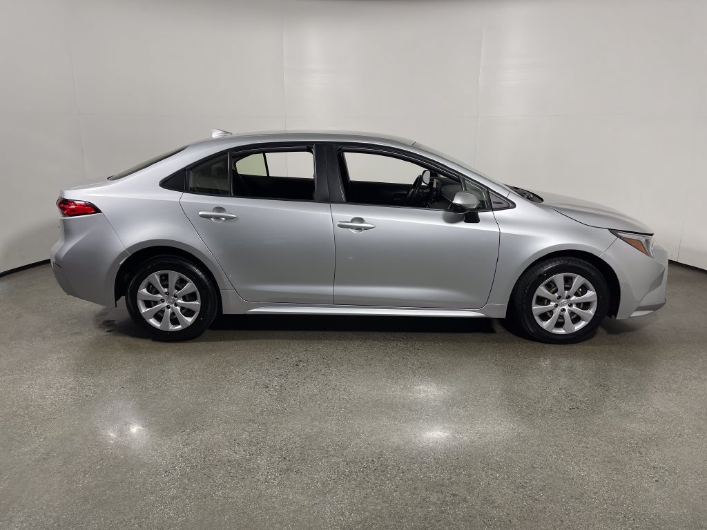 Used 2024 Toyota Corolla LE FWD image 2