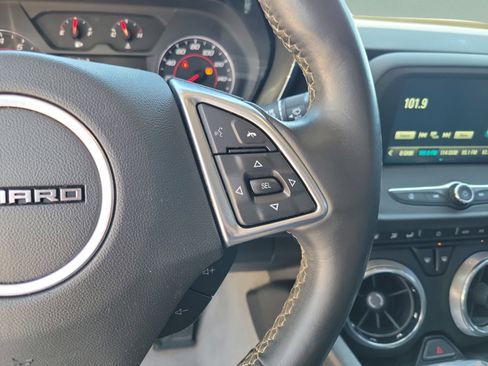 Used 2017 Chevrolet Camaro LT RWD image 13