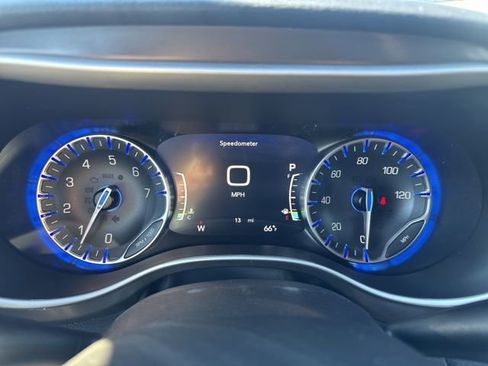 New 2026 Chrysler Pacifica Select FWD image 21