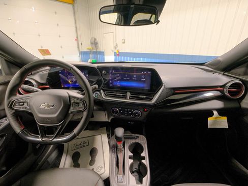 Used 2024 Chevrolet Trax RS w/ Sunroof Package image 31