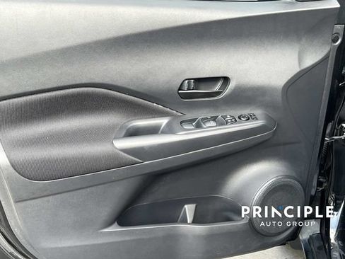 Used 2021 Nissan Kicks S FWD image 9