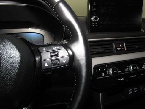 Certified 2024 Honda Pilot Elite image 6