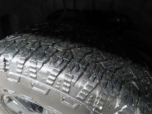 Used 2025 GMC Sierra 2500 AT4 w/ AT4 Premium Plus Package image 7