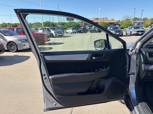 Used 2015 Subaru Outback 2.5i Premium AWD/4WD image 9