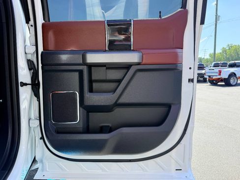 Used 2022 Ford F450 Platinum w/ FX4 Off-Road Package AWD/4WD image 64