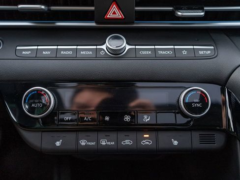 New 2025 Hyundai Elantra Limited image 31