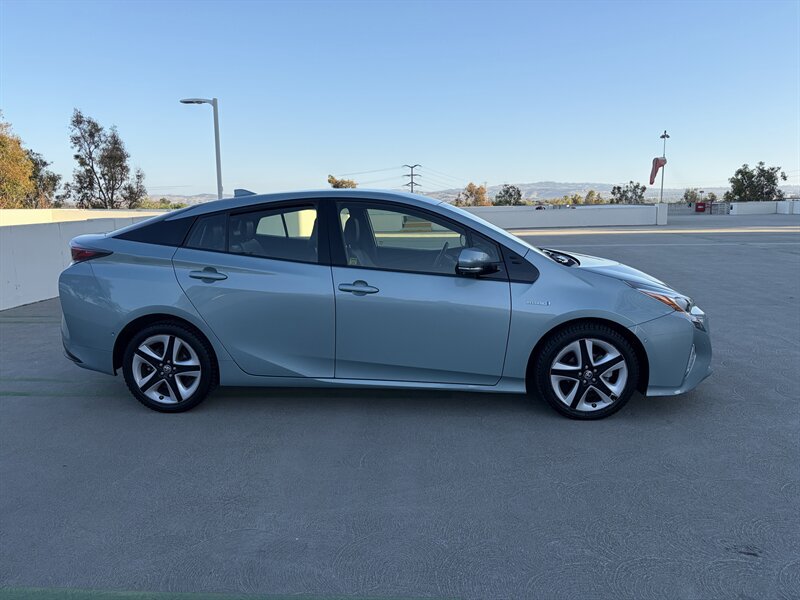 Used 2017 Toyota Prius Three Touring FWD image 2
