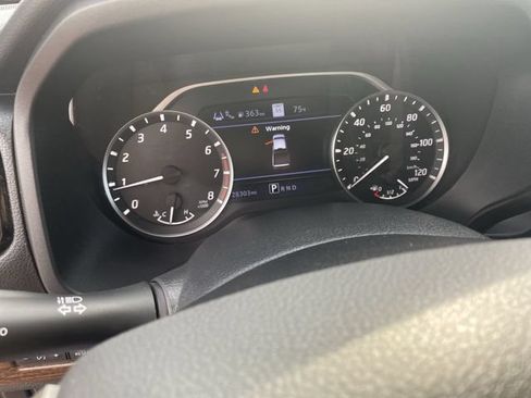 Used 2023 Nissan Titan Platinum Reserve w/ Moonroof Package RWD image 13