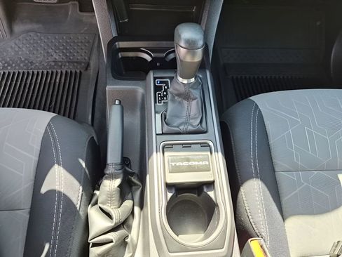 Used 2021 Toyota Tacoma TRD Off-Road w/ Technology Package image 41